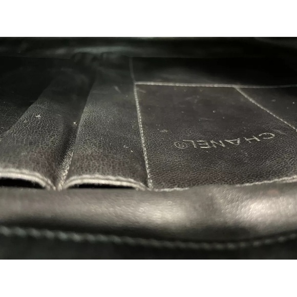 Authentic Chanel  black leather shoulder bag - Picture 12 of 15